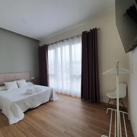 Redondela Apartments - Bedroom, Bathroom & Kitchen Exterior photo