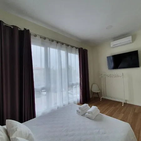 Redondela Apartments - Bedroom, Bathroom & Kitchen Exterior photo