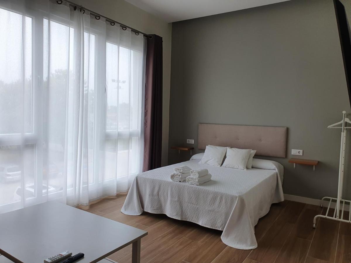 - Bedroom, Bathroom & Kitchen * Redondela