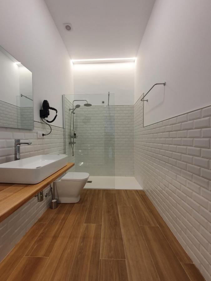 Appartement - Bedroom, Bathroom & Kitchen